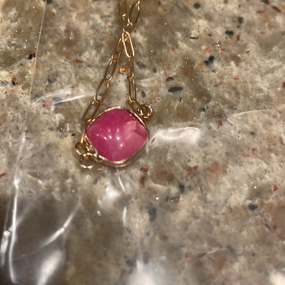 NEW Semi Precious Square Stone Necklace- Guava - Picture 3 of 4